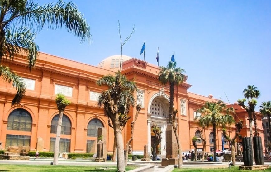 Full day Tour at Giza Pyramids & Egyptian Museum