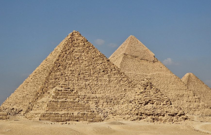 Full day Tour at Giza Pyramids & Egyptian Museum