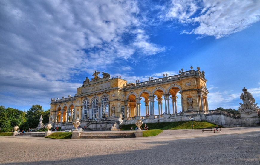 EUROPE GRAND TOUR (Vienna, Prague and Budapest)